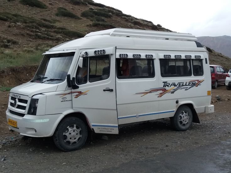 Tempo Traveller for Yamunotri